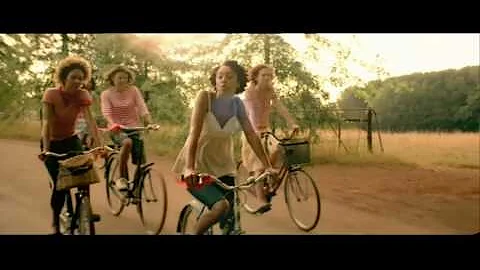 Corinne Bailey Rae - Put Your Records On (official...