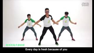 (ENG SUB) 'Little Apple' by Chopstick Brothers -  Chinese Workout Songs - #1 - 王广成广场舞《小苹果》