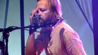 Video thumbnail of "David Eugene Edwards  ( wovenhand) -  singing grass @  Roots&Roses"