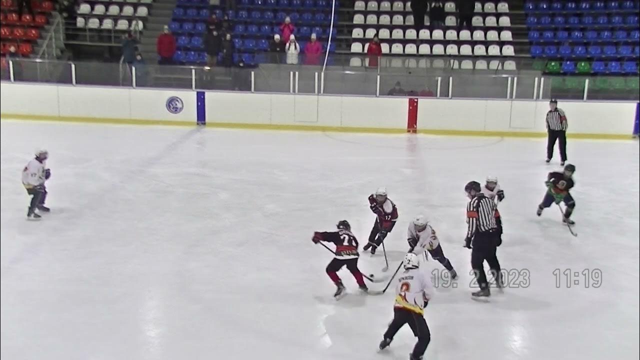 Форвард детская хоккейная команда. Нефтяник 2011. Стальные совы черемшан. Ледовый дворец. Ска нефтяник скопинцев виталий.