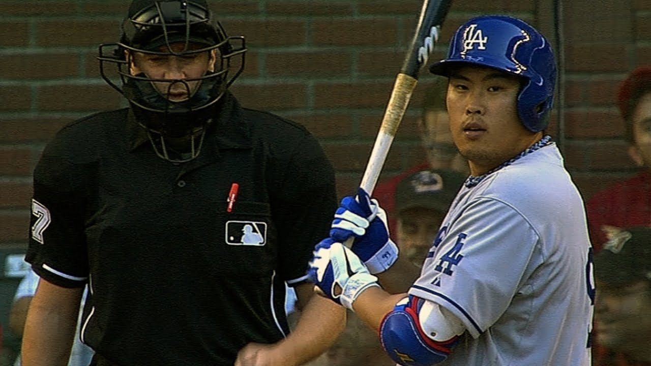 Hyun-Jin Ryu gets THREE HITS and FIRST Major League hit, in one
