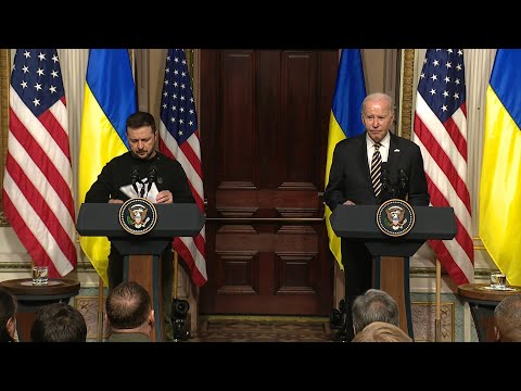 Biden advierte que Putin "cuenta" con fin de ayuda de EEUU a Ucrania | AFP