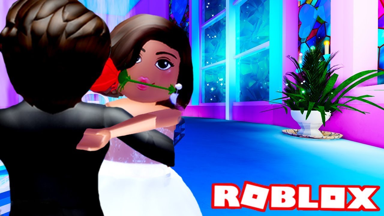 Attending The Royale Ball Royale High Update Roblox Youtube - roblox royale high ball