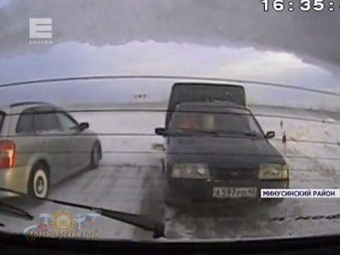 Машина с детьми увязла в снегу на трассе под Минусинском: спасли инспекторы ДПС