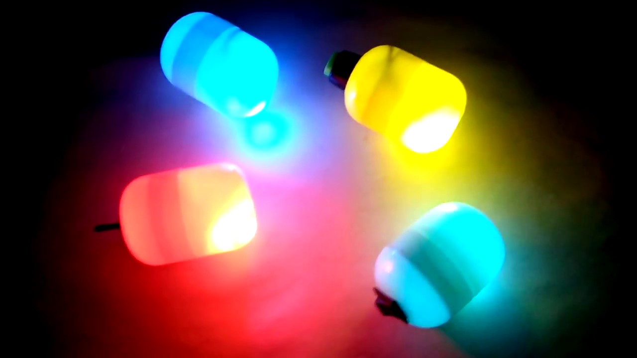 светящаяся игрушка для ребенка. светящиеся игрушки. игрушки которые светятся в темноте. прыгающийся штучка. светящиеся элементы.