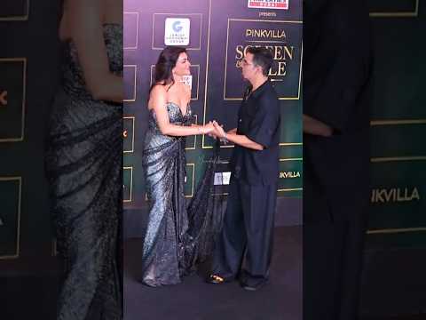 Sushmita Sen & Akshay hugs each other when they clashed at an award#shorts #akshaykumar #sushmitasen