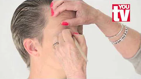 Tip: Get the Charlize Theron look