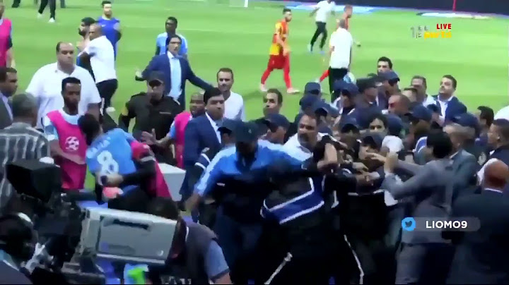لحظة ضرب الحكم إبراهيم نور الدين من لاعبي الفيصلى بعد المبارة