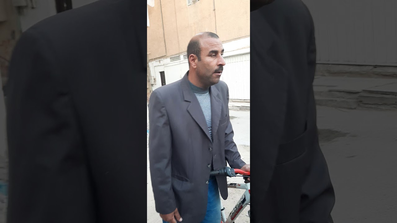 رجل يقلد صوت الشاحنة والسيارة تموت بالضحك 😂
