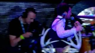 The Killers - Bones [live in the park 2007]