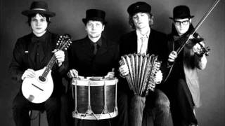 Video voorbeeld van "The Raconteurs - Attention"