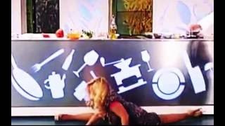 Italian Tv Presenter Tries To Do Splits On Live Tv Wearing Stilettos