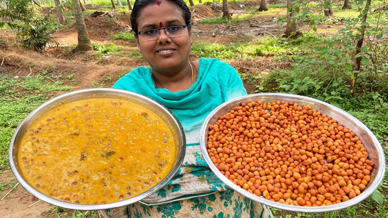 மசாலா ஆட்டி சமைத்த கருப்பு சுண்டல் குழம்பு  / Sundal Kulambhu / Village style Black Chana Dal Gravy