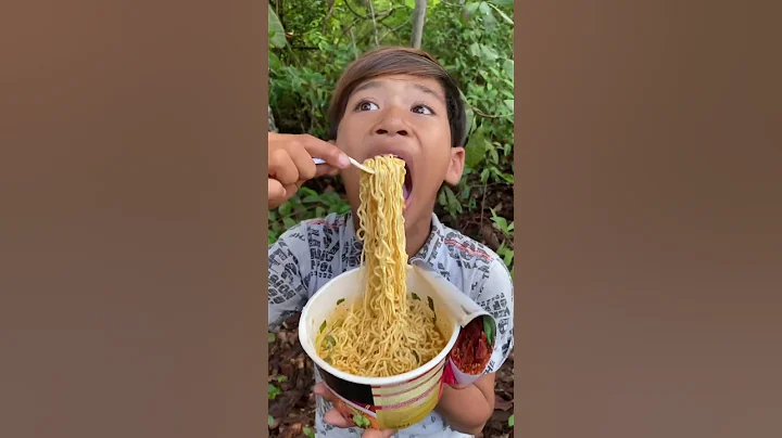 Survival Skills: SIMPLE but very USEFUL #survival #bushcraft #camping #outdoors #useful #shorts