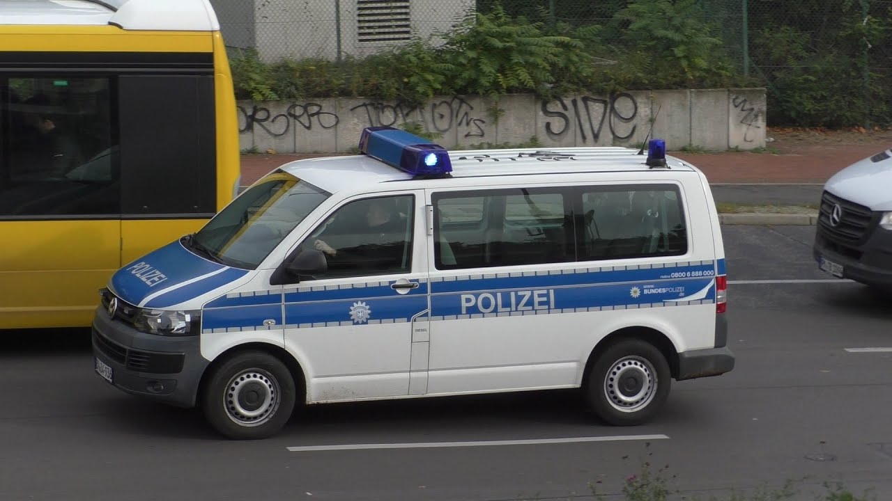 Streifenwagen Bundespolizei Berlin - YouTube