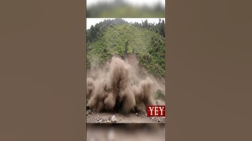 Large Section of Mountain Collapses to the Ground #Collapse #Mountain #Rockfall