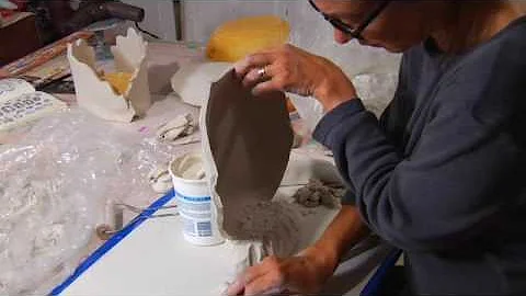 Ann Agee creating a vase