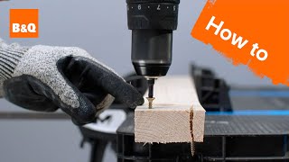 How to drive screws into wood (without splitting)