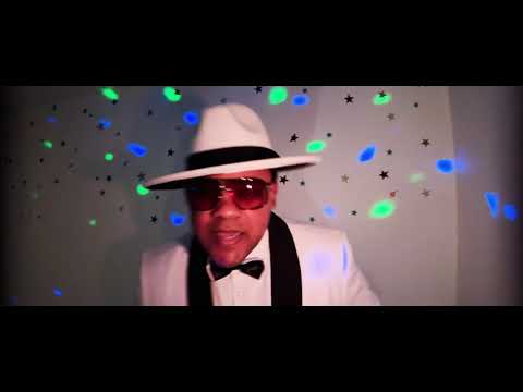 Maykel Mdez - Sentimiento Oscuro (Official Video) adlı videoyu YouTube'da izle