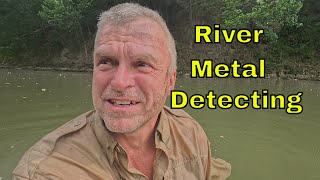 River Metal Detecting : Stormy Weather , Mud and Hidden Sickness