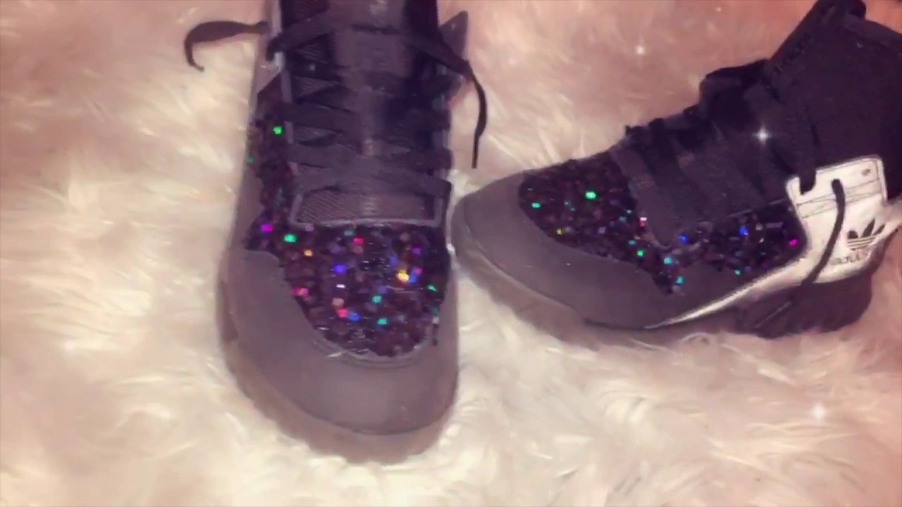 DIY GLITTER SNEAKERS