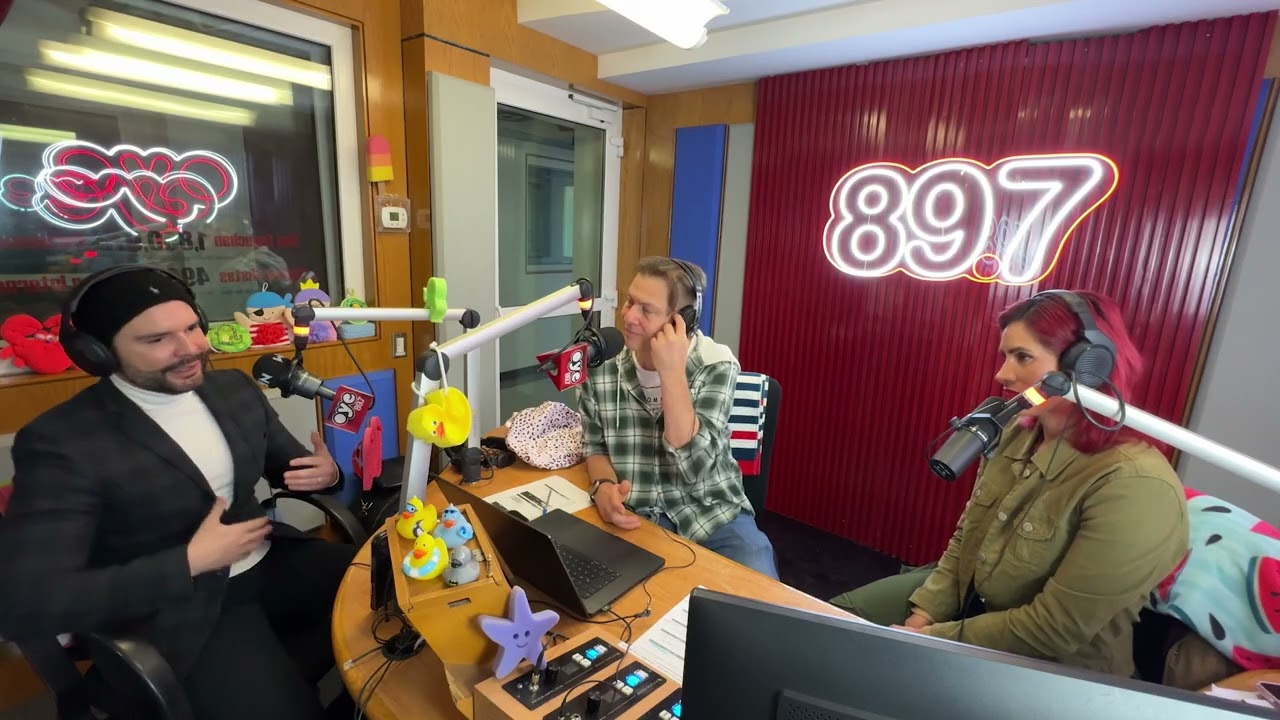 Se puso muy buena la plática en La Regadera con Santaella, esta vez, nos contó sobre Juan Gabriel...