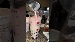 HOW TO MAKE A BERRY INTERESTING SMOOTHIE #Shorts