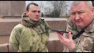 Пленный российский солдат в Николаеве звонит маме в Россию