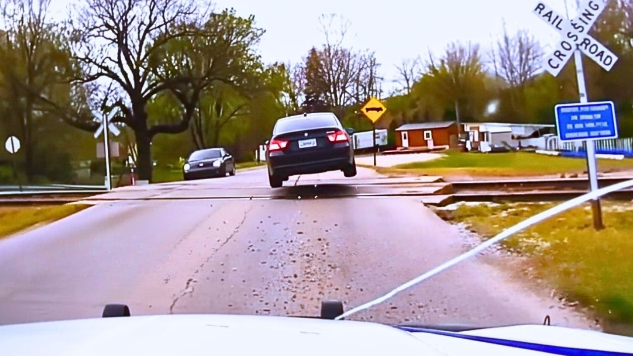 Mit 240 kmh vor der Polizei – Das Ende war unglaublich