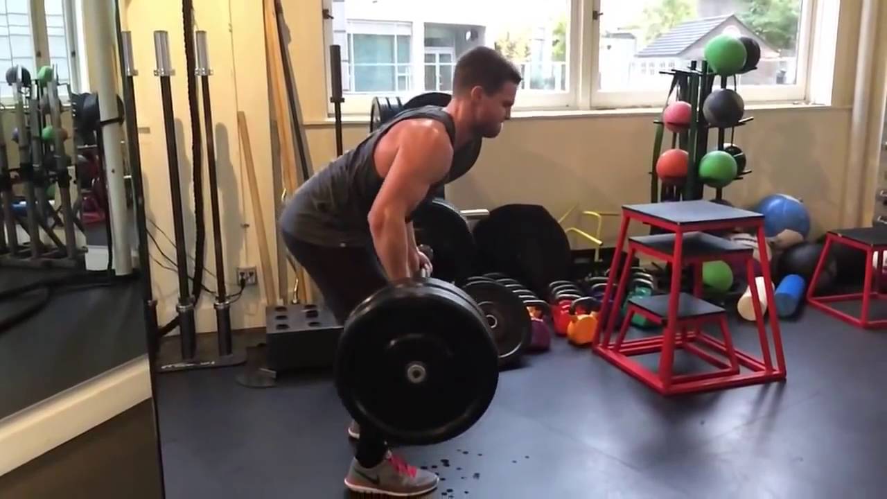 STEPHEN AMELL WORKOUT ROUTINE - YouTube.