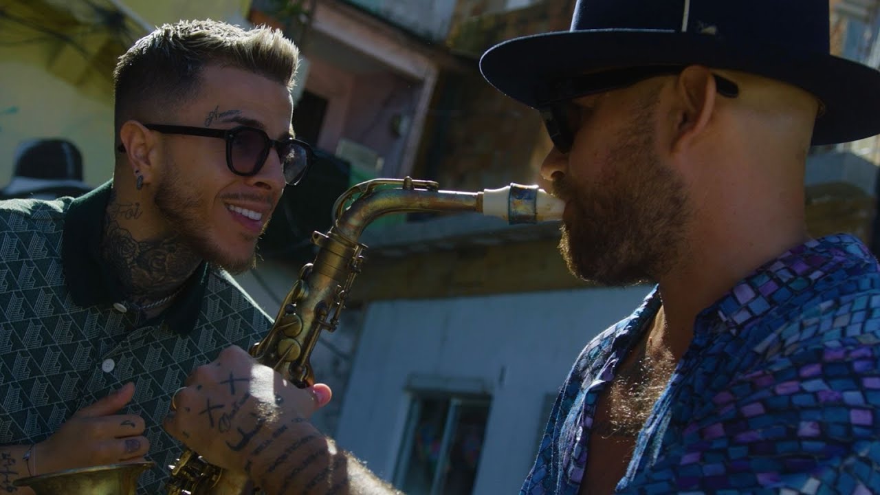 在 YouTube 上觀看「Yanns & Jimmy Sax - Obrigado (Clip Officiel)」