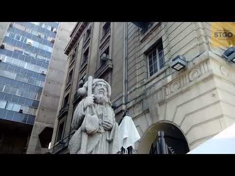 Turismo en Santiago de Chile - Portales de la Plaza de Armas