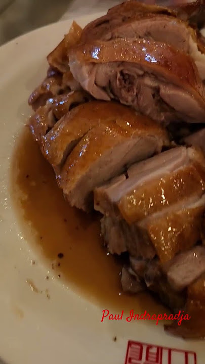 dinner at Mama Mee, hainanese chicken rice, hokien noodle, roast duck, crispy porkbelly #asianfood