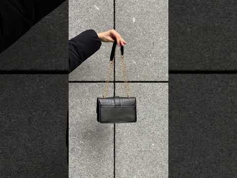 Жіноча класична сумка 00814 через плече крос-боді на ланцюжку рептилія чорна, видео 1