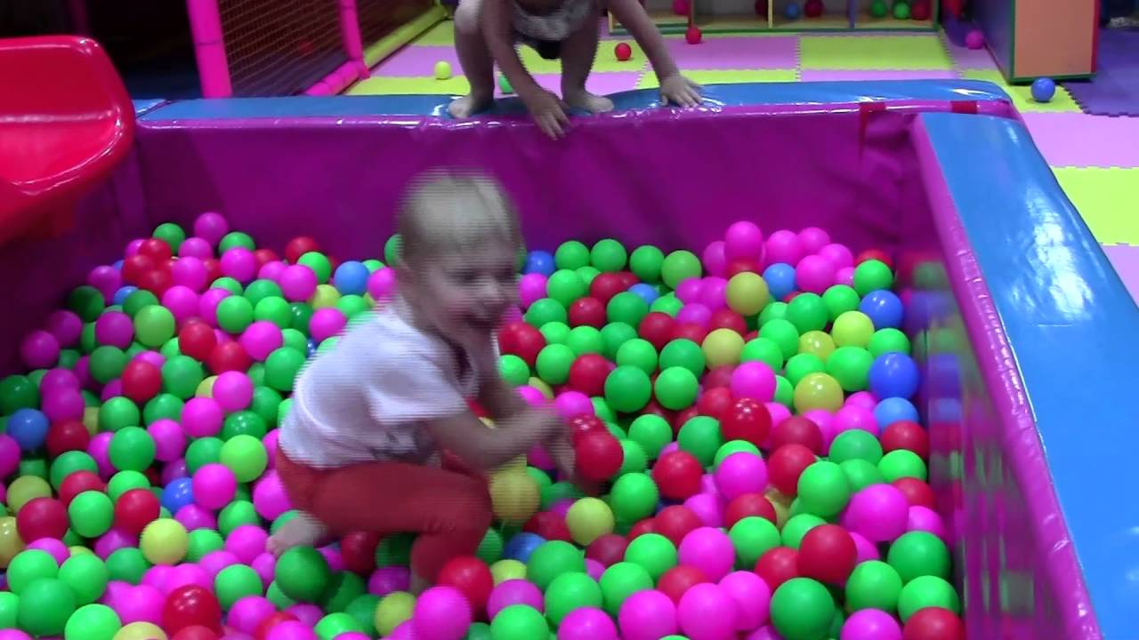 Меганом комната развлечений
