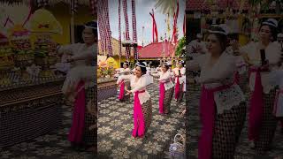 Beautiful Balinese Womens Dance Part25