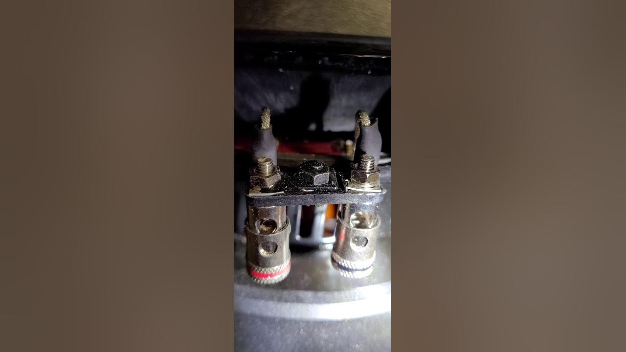 Skar 8 inch sub not working. problem found YouTube