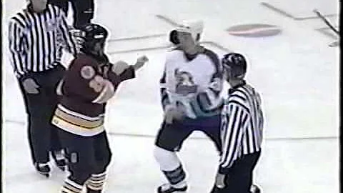 Darcy Hordichuk vs Chris LiPuma IHL Nov 30/00