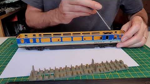 Lima Class 156 Super Sprinter 2 Car DMU off Ebay gets repaired