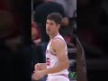 RAINING THREES IN THE THIRD ☔️ #rockets