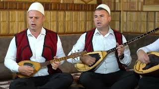 VËLLEZËRIT KRYEZIU -  Flakë e kuqe