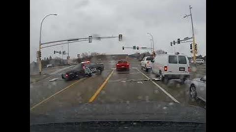 Idiots In Cars | Car Crash Compilation 2022 | Driving fails, Dash cam crashes #1