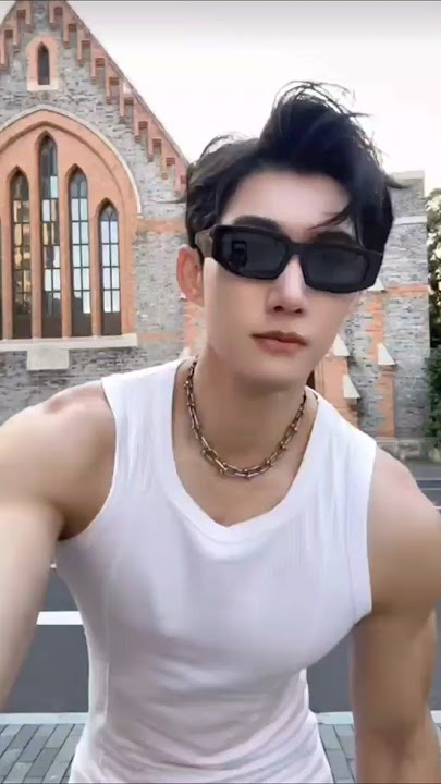 The end of high-end is the basic style. Outfit Of The Day 🤩 Huang Dasheng ( 黄大圣 ) Chinese Model