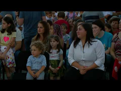 251 დევნილი ოჯახისთვის ბინების გადაცემის ცერემონია