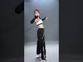 Korean Woman’s Fast-Tempo Mime Dance 💃 #DanceArt #KpopDance #Performance #Shorts