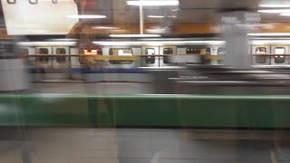 台北捷運(メトロ) C371型 300系與400系古亭站內並走加速