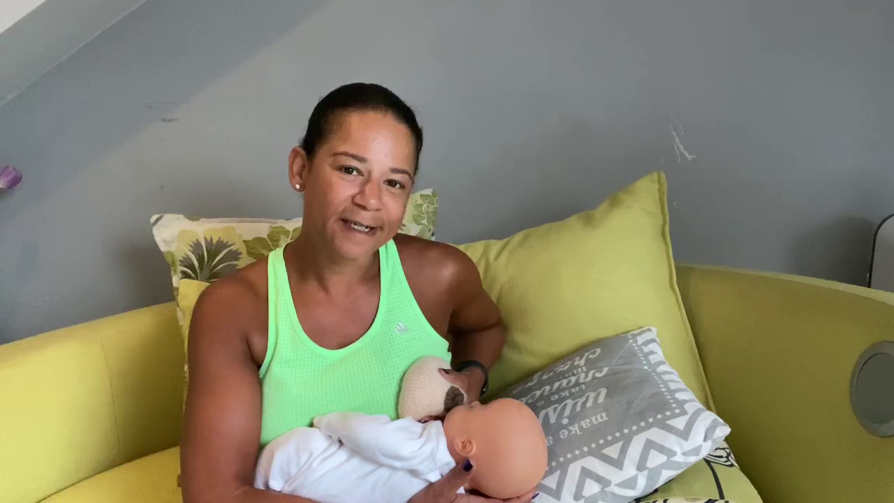 4 popular Breastfeeding positions and tips to reduce postural aches and