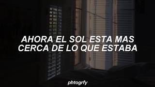 sadderdaze - the neighbourhood // español