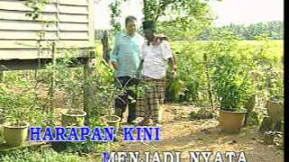 Miniatura del video "M. Shariff - Pulang Di Hari Raya [Official Music Video]"