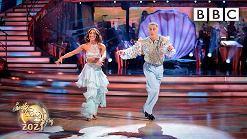 Greg Wise and Karen Hauer Samba to Macarena by Los Del Rio ✨ BBC Strictly 2021